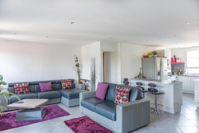 Residence Groupama Lyon Meyzieu Exterior photo